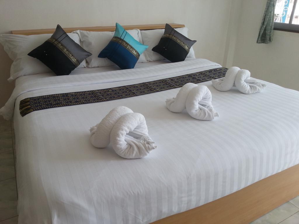 Chaam Guesthouse Cha-Am Buitenkant foto
