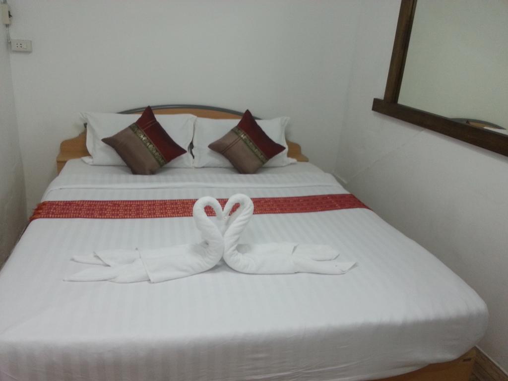 Chaam Guesthouse Cha-Am Buitenkant foto