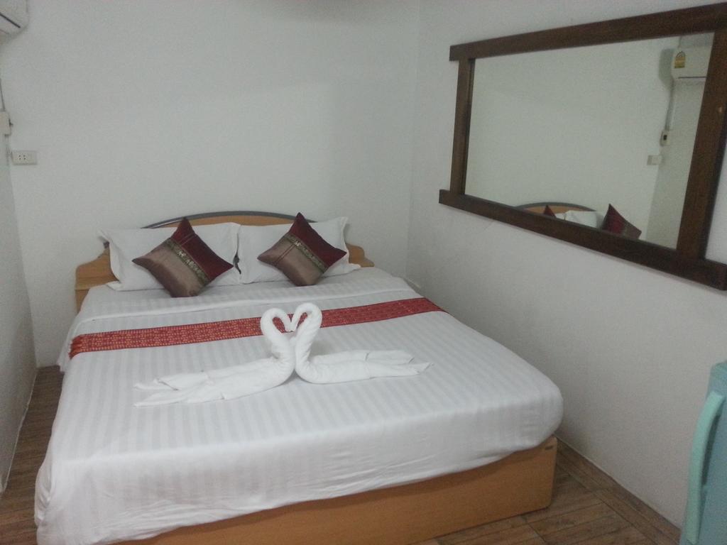 Chaam Guesthouse Cha-Am Buitenkant foto